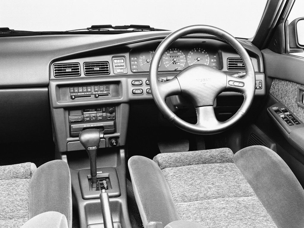 хэтчбек 5 дв. Nissan Bluebird 1987 - 1991г выпуска модификация 2.0 AT (140 л.с.)