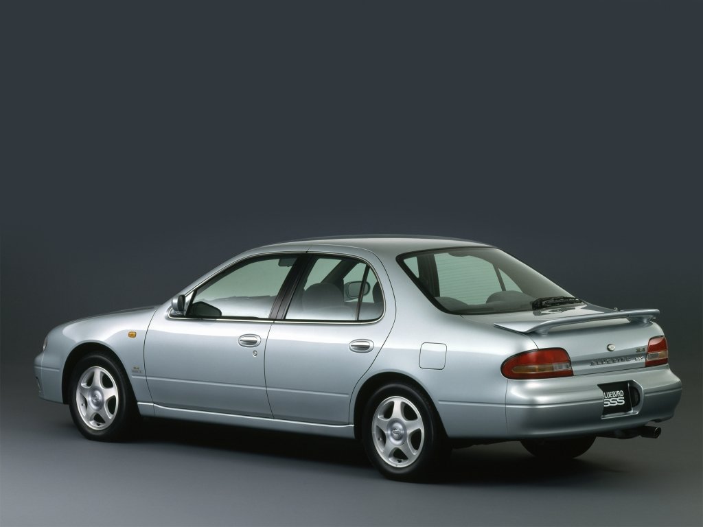 седан Nissan Cefiro 1998 - 2003г выпуска модификация 2.0 AT (160 л.с.)