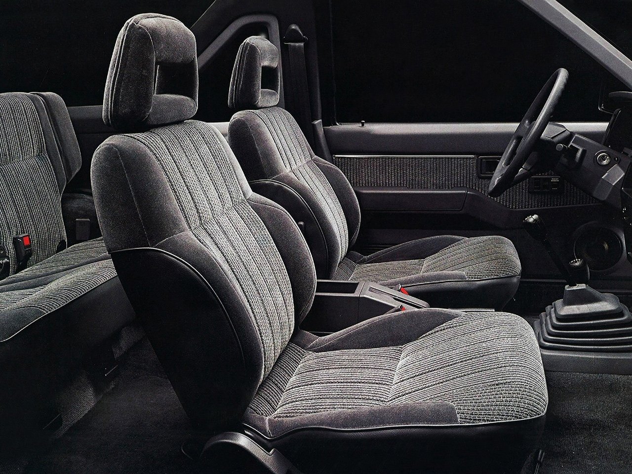 внедорожник 3 дв. Nissan Pathfinder 1986 - 1997г выпуска модификация 2.4 MT (103 л.с.) 4×4