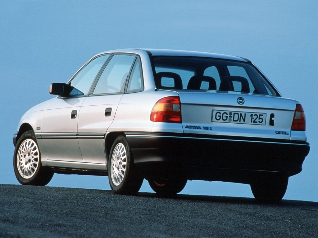 седан Opel Astra 1991 - 2000г выпуска модификация 1.4 AT (82 л.с.)