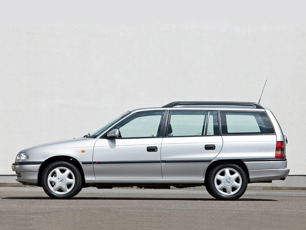 универсал Opel Astra 1991 - 2000г выпуска модификация 1.4 AT (90 л.с.)