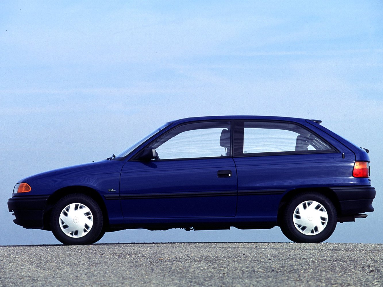 хэтчбек 3 дв. Opel Astra 1991 - 2000г выпуска модификация 1.2 MT (65 л.с.)