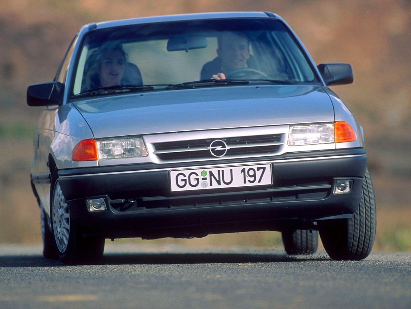 хэтчбек 3 дв. Opel Astra 1991 - 2000г выпуска модификация 1.2 MT (65 л.с.)