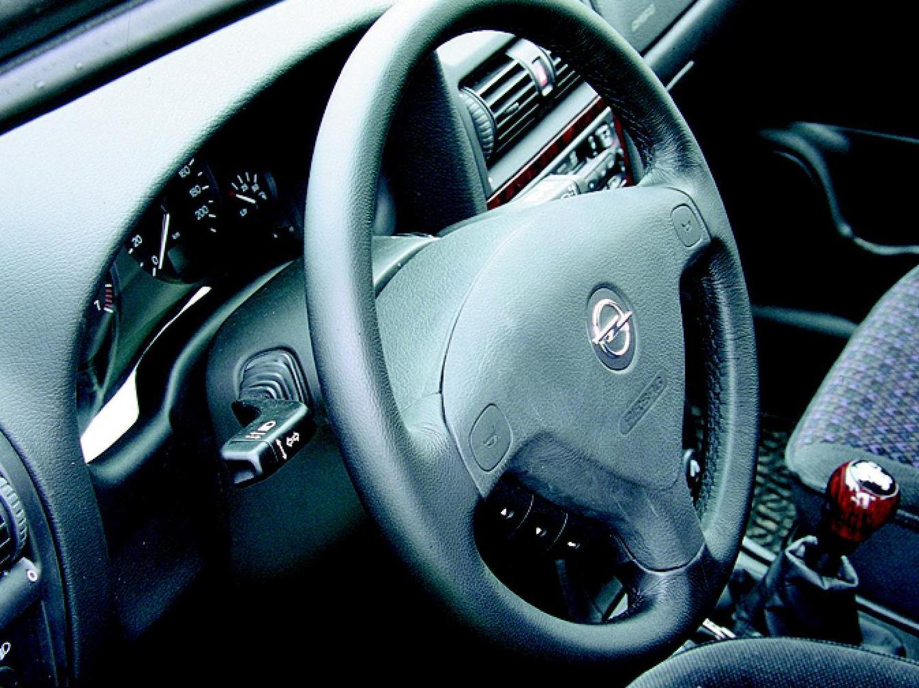 хэтчбек 5 дв. Opel Astra 1998 - 2004г выпуска модификация 1.2 AT (75 л.с.)