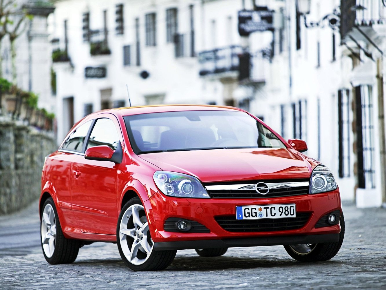 хэтчбек 3 дв. Opel Astra 2004 - 2006г выпуска модификация 1.2 MT (90 л.с.)