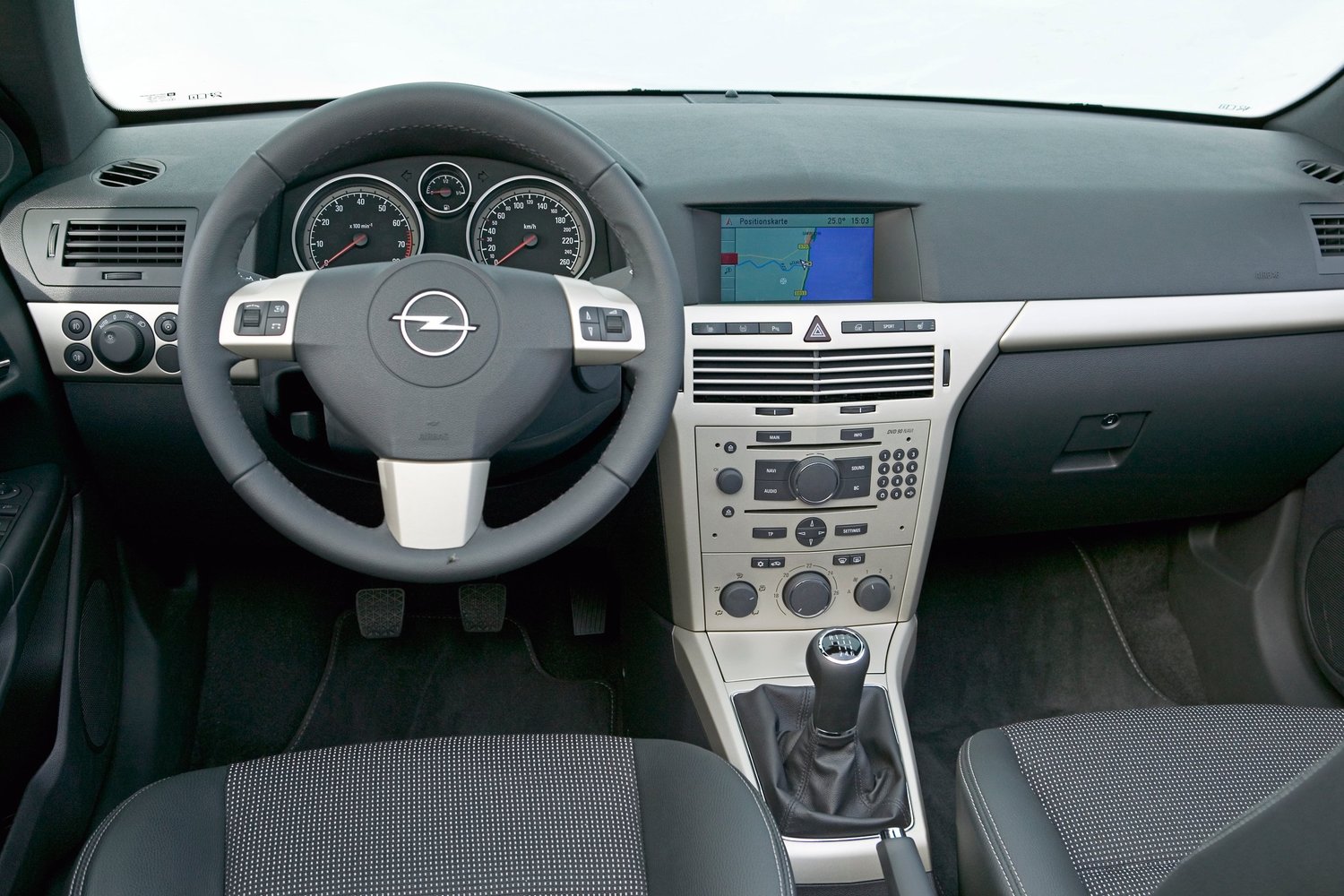 кабриолет Opel Astra 2006 - 2015г выпуска модификация 1.6 MT (115 л.с.)