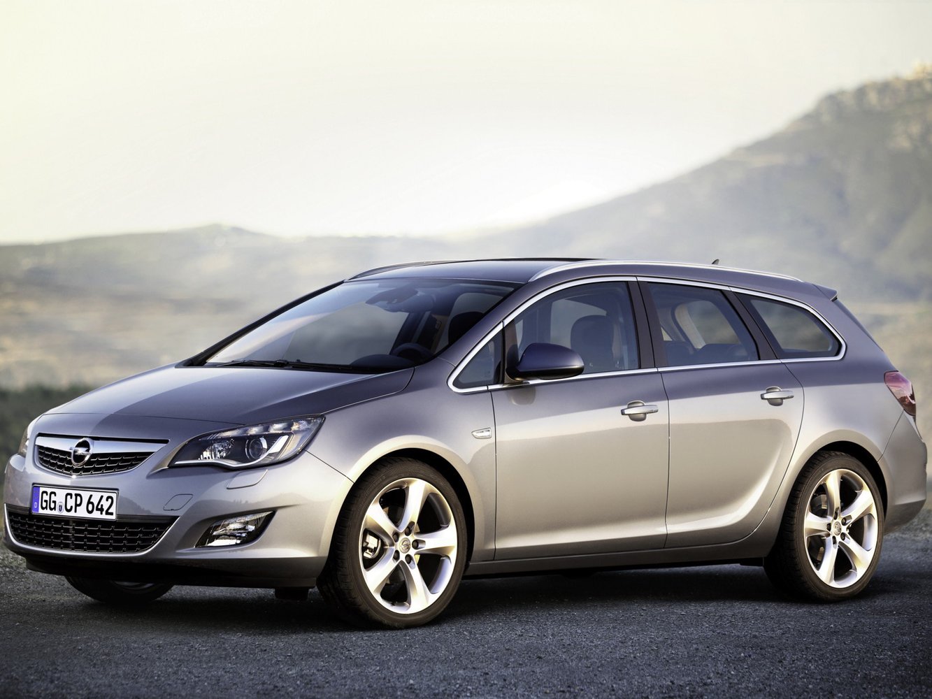 Opel Astra 2010 - 2012