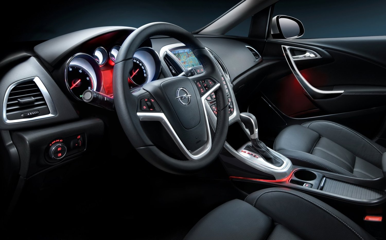 седан Opel Astra 2012 - 2016г выпуска модификация 1.2 MT (95 л.с.)
