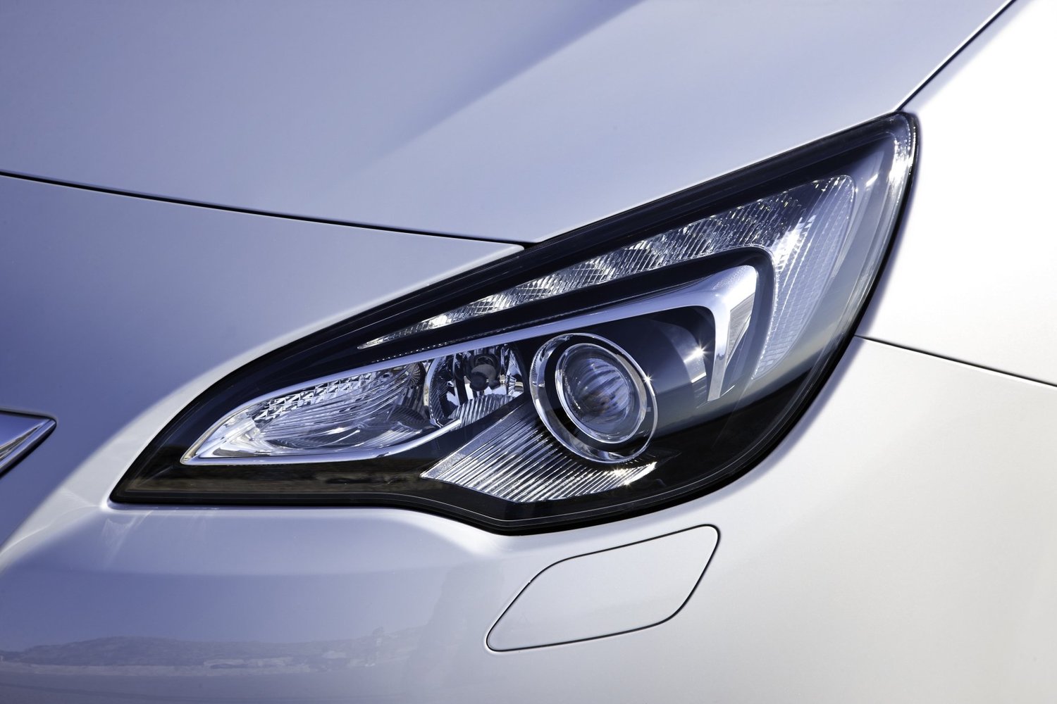 хэтчбек 3 дв. GTC Opel Astra 2012 - 2016г выпуска модификация 1.4 MT (100 л.с.)