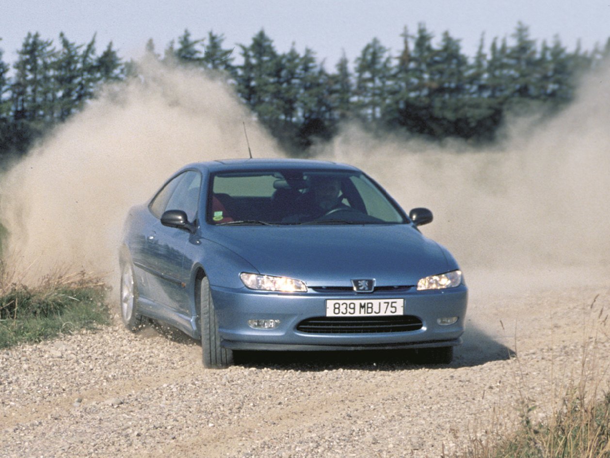 купе Peugeot 406 1996 - 2004г выпуска модификация 2.0 AT (135 л.с.)