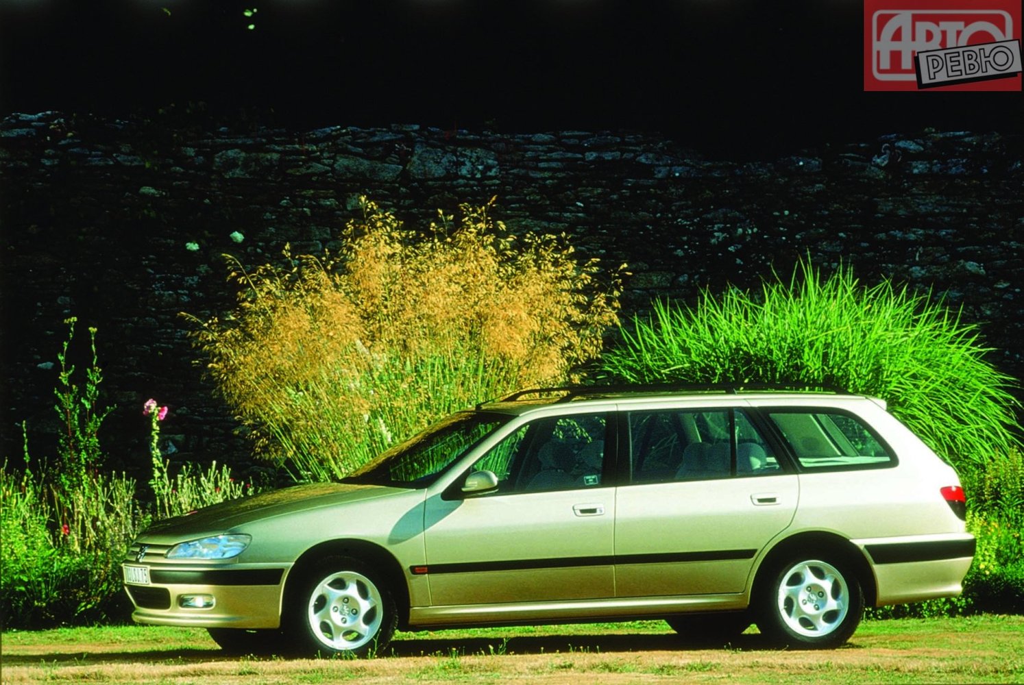 универсал Peugeot 406 1996 - 2004г выпуска модификация 1.7 AT (116 л.с.)