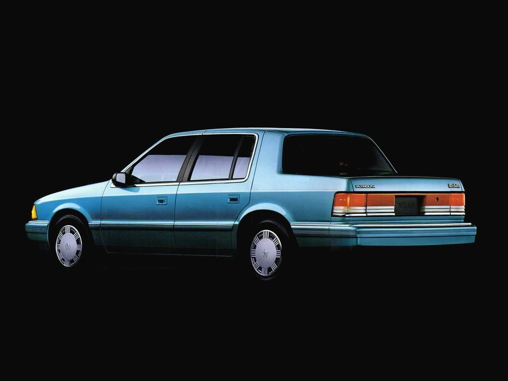 седан Plymouth Acclaim 1989 - 1995г выпуска модификация 2.5 AT (102 л.с.)