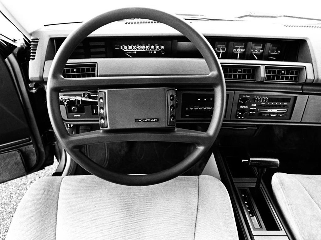 седан Pontiac 6000 1982 - 1991г выпуска модификация 3.1 AT (140 л.с.)