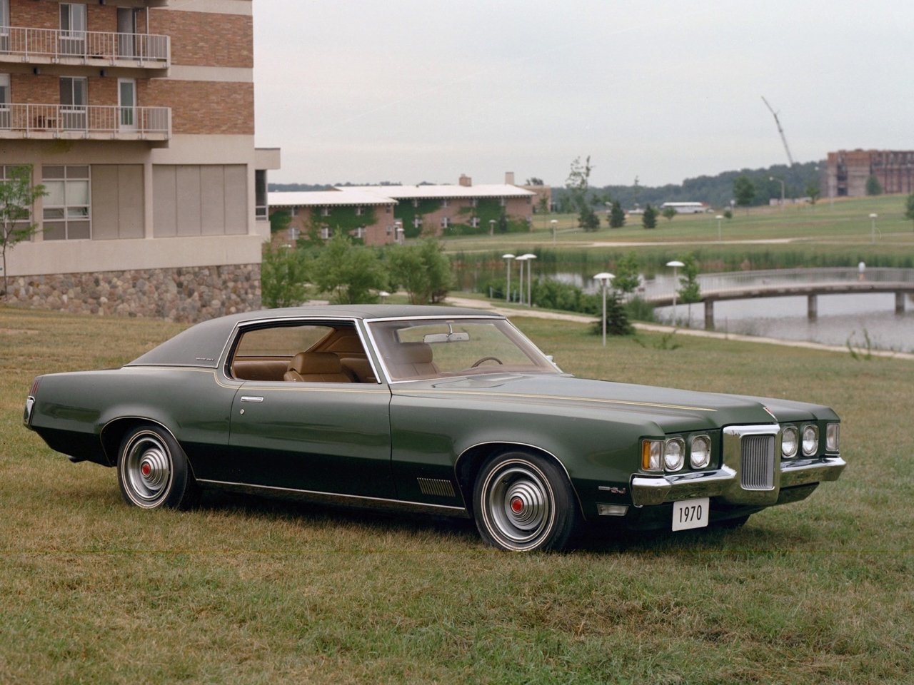 купе Pontiac Grand Prix 1968 - 1972г выпуска модификация 6.6 AT (265 л.с.)