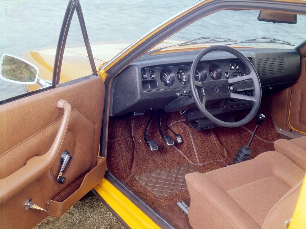 хэтчбек 3 дв. Renault 15 1972 - 1980г выпуска модификация 1.3 AT (60 л.с.)