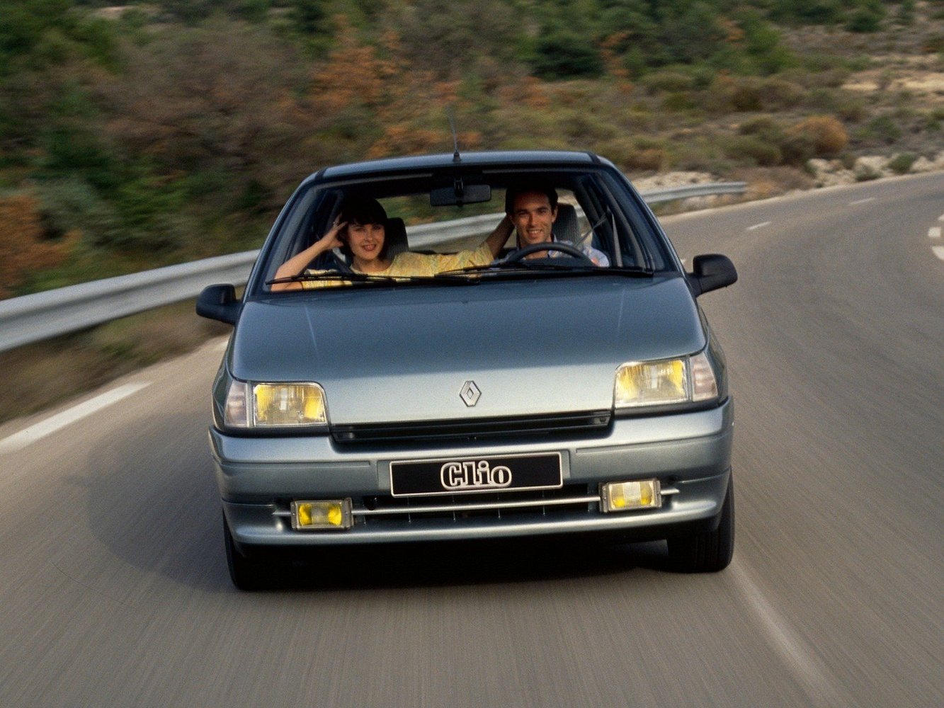хэтчбек 5 дв. Renault Clio 1990 - 1998г выпуска модификация 1.1 MT (49 л.с.)