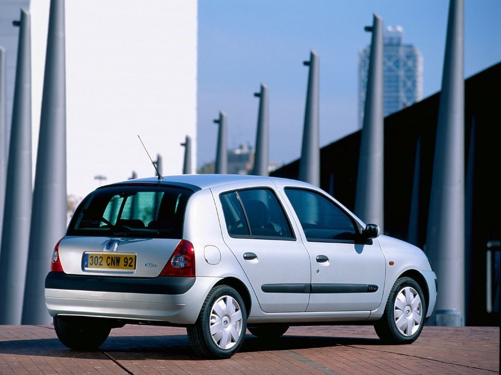 хэтчбек 5 дв. Renault Clio 2004 - 2005г выпуска модификация 1.1 AT (75 л.с.)