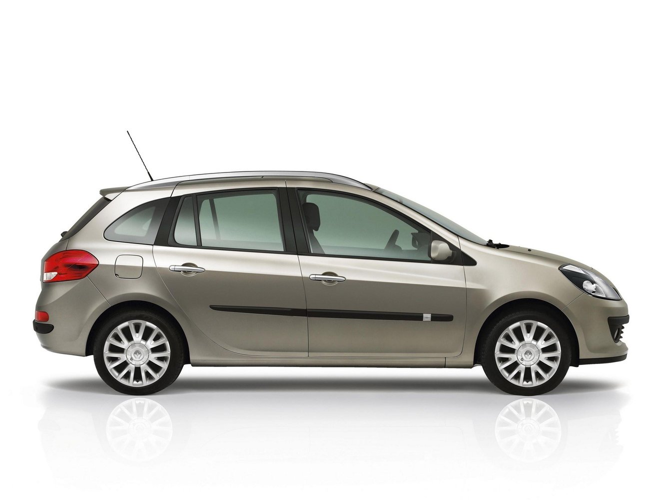 renault clio,1.5 универсал 2009 года renault clio,1.5 универсал 2009 года