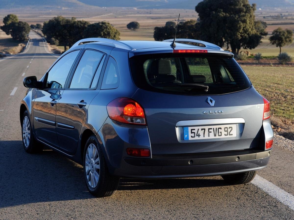 универсал Renault Clio 2009 - 2012г выпуска модификация 1.1 AT (75 л.с.)