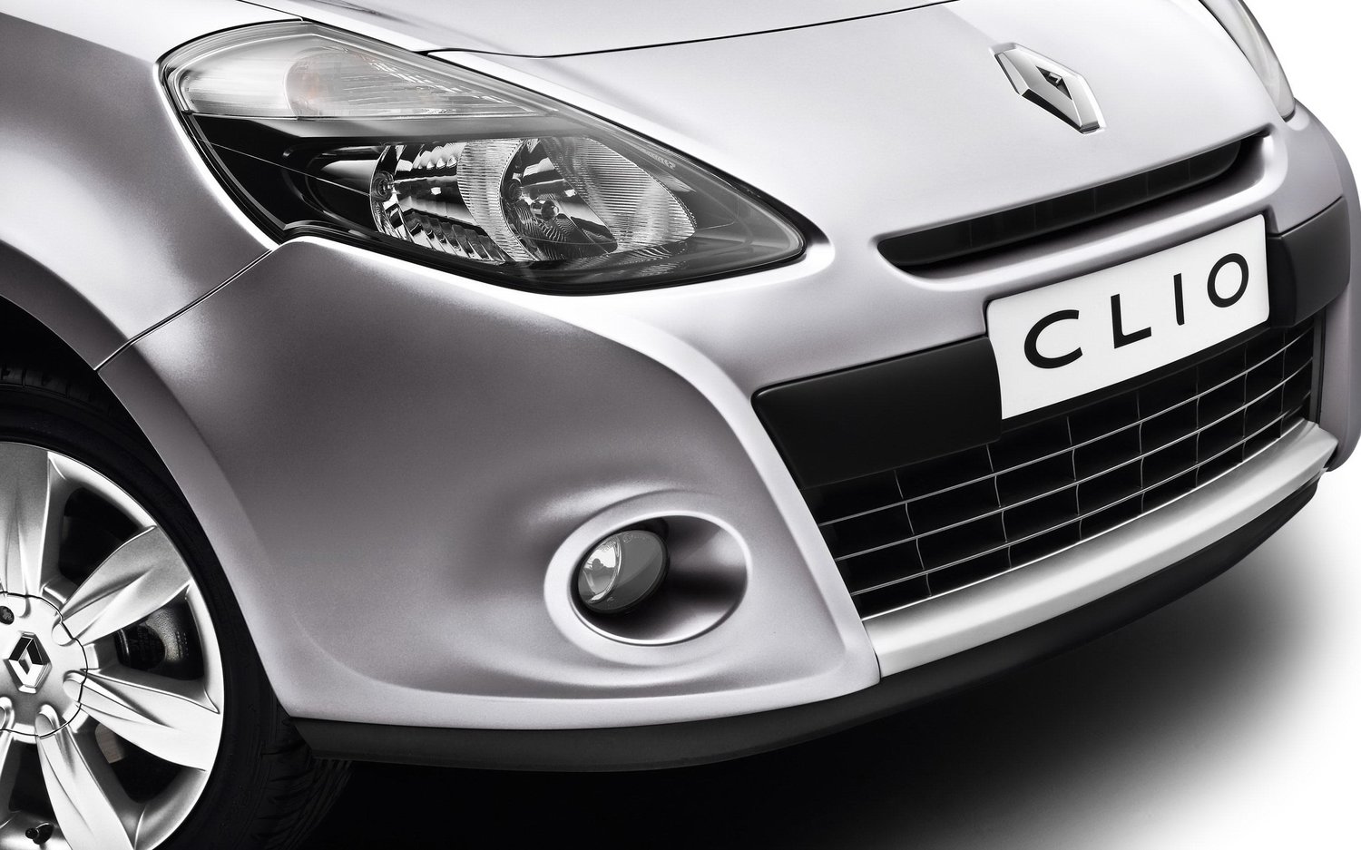 хэтчбек 3 дв. Renault Clio 2009 - 2012г выпуска модификация 1.1 AT (75 л.с.)