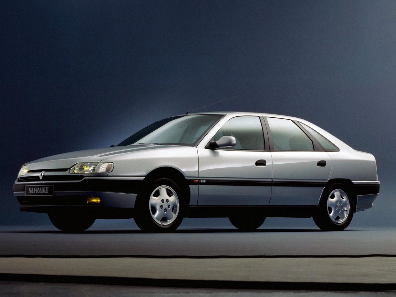 Renault Safrane 1993 - 1996