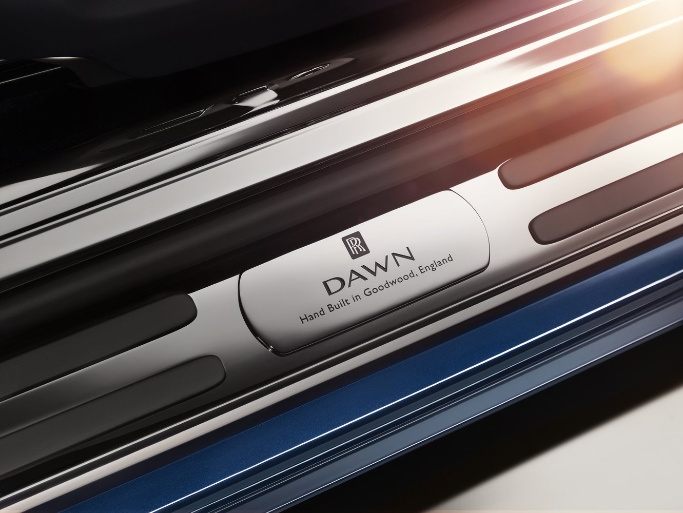 кабриолет Rolls-Royce Dawn 2015 - 2016г выпуска модификация 6.6 AT (570 л.с.)