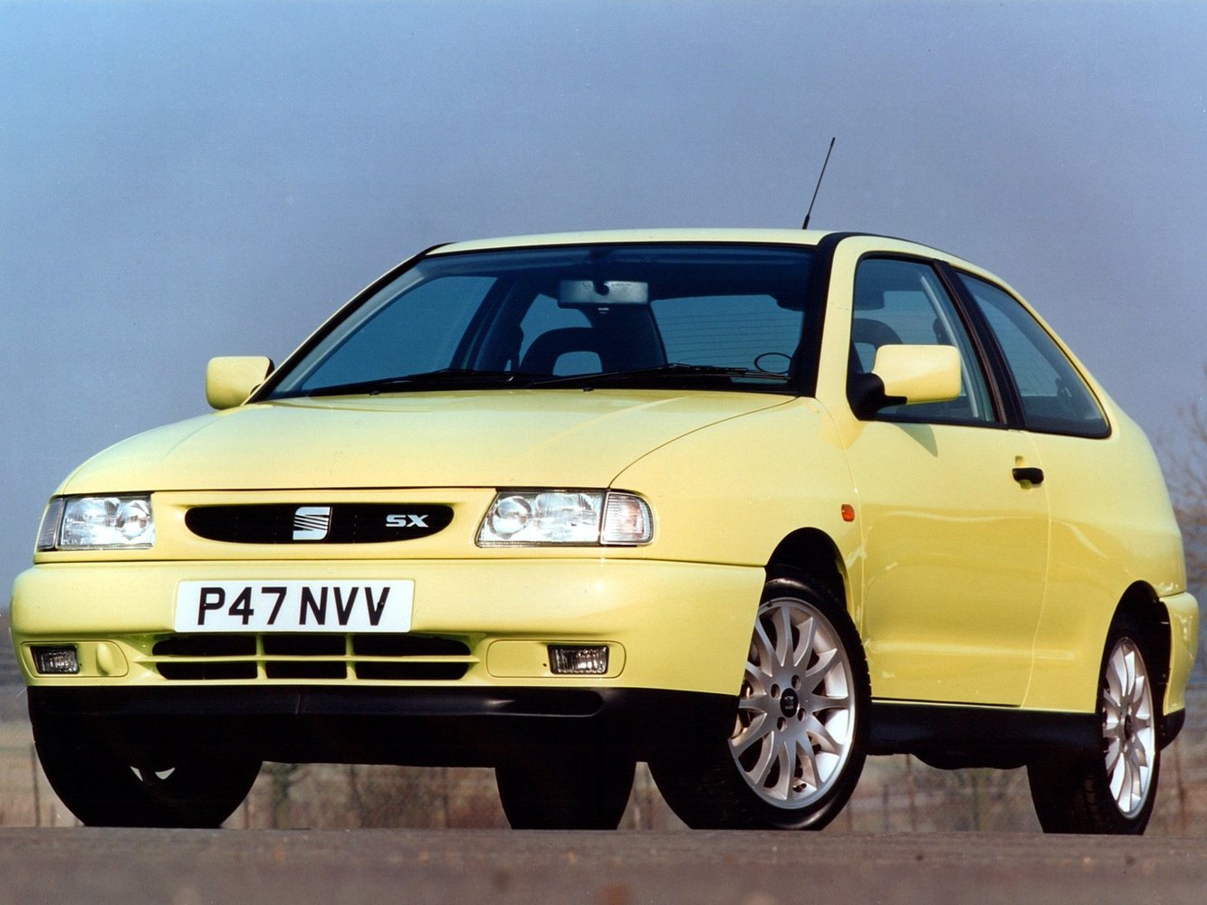 купе SX SEAT Cordoba 1993 - 1999г выпуска модификация 1.6 MT (101 л.с.)