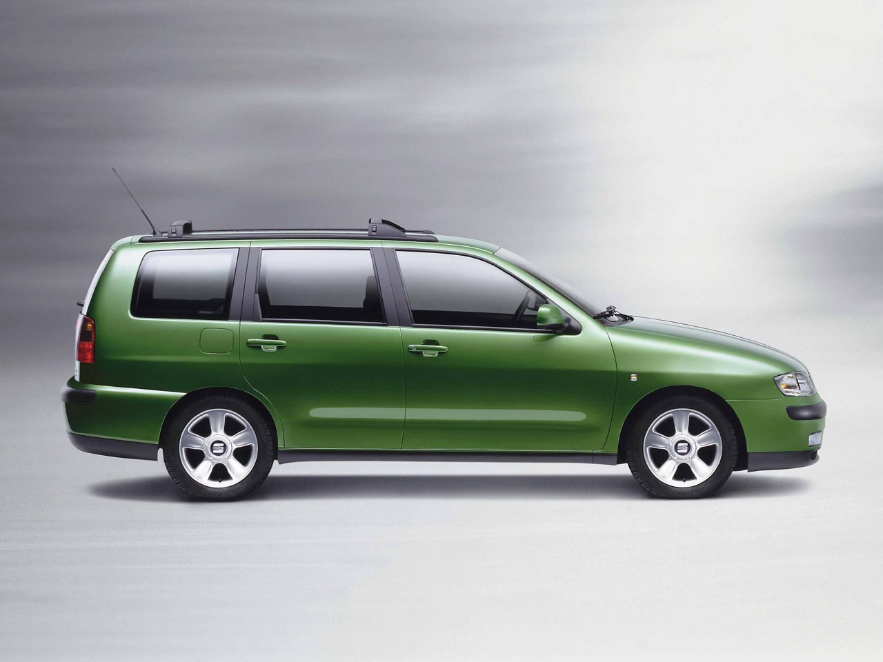 универсал Vario SEAT Cordoba 1999 - 2002г выпуска модификация 1.4 MT (60 л.с.)