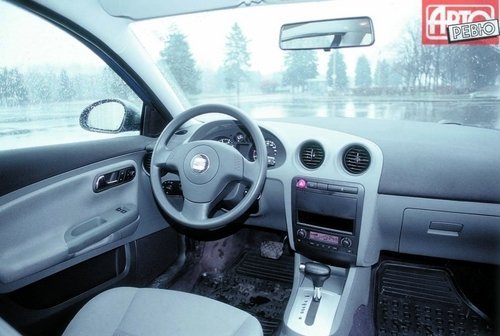 хэтчбек 3 дв. SEAT Ibiza 2002 - 2006г выпуска модификация 1.2 MT (54 л.с.)