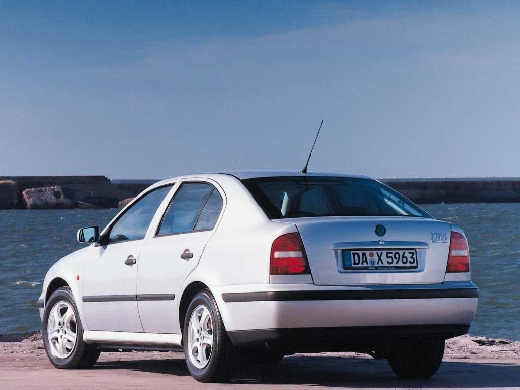 хэтчбек 5 дв. Skoda Octavia 1996 - 2000г выпуска модификация 1.4 MT (60 л.с.)