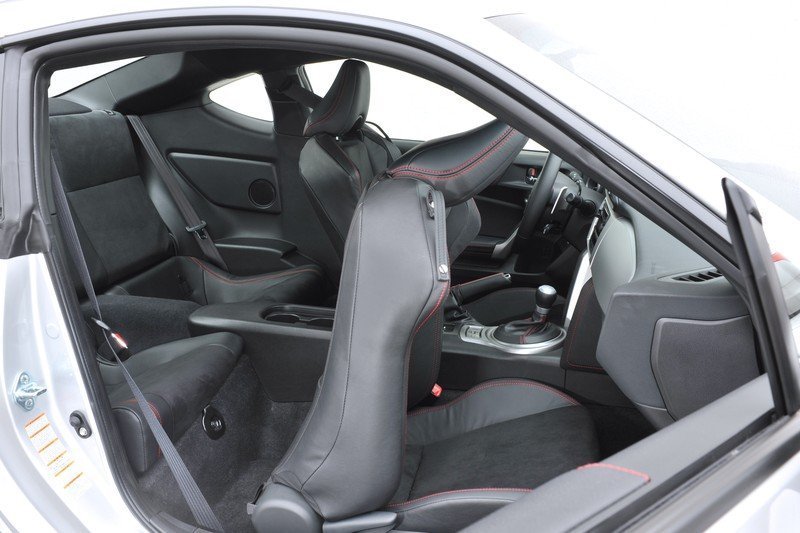 купе Subaru BRZ 2012 - 2016г выпуска модификация 2.0 AT (200 л.с.)