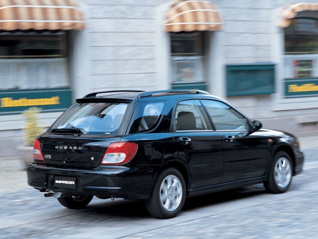 универсал Subaru Impreza 2000 - 2002г выпуска модификация 1.5 AT (100 л.с.)