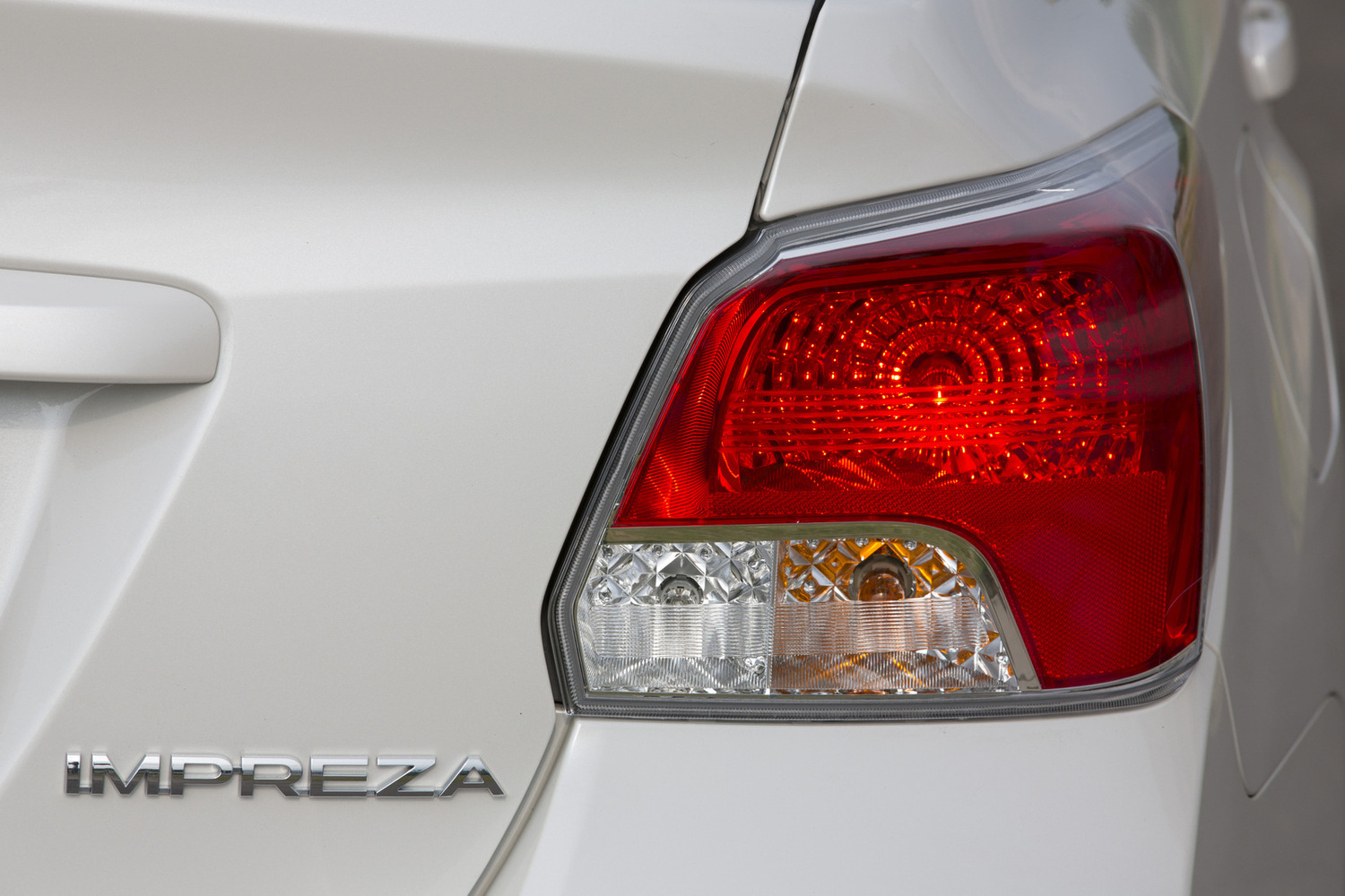 седан Subaru Impreza 2012 - 2014г выпуска модификация 1.6 MT (114 л.с.) 4×4