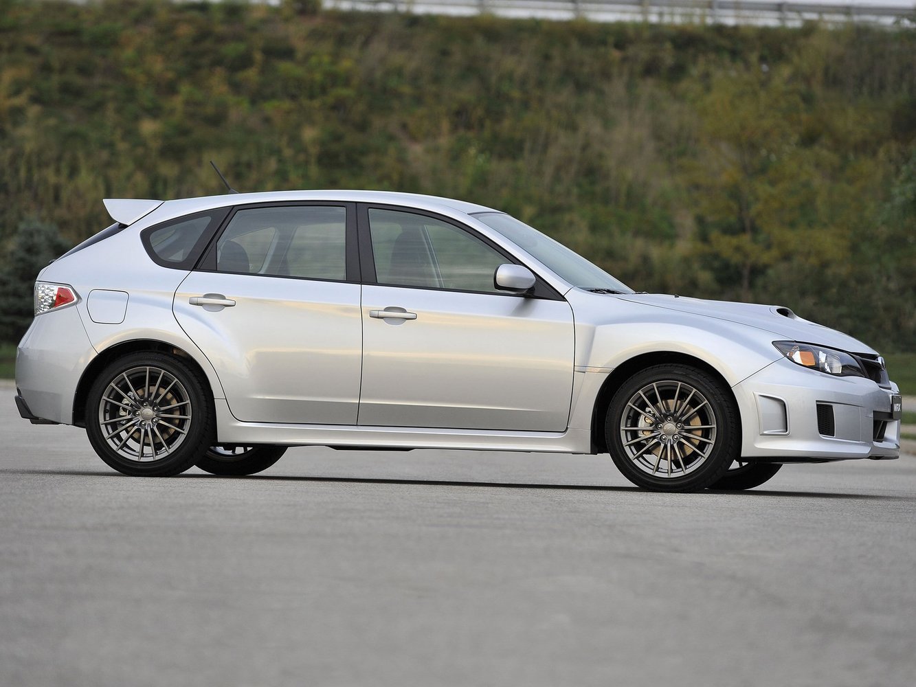 хэтчбек 5 дв. Subaru Impreza WRX 2011 - 2014г выпуска модификация 2.5 AT (224 л.с.) 4×4