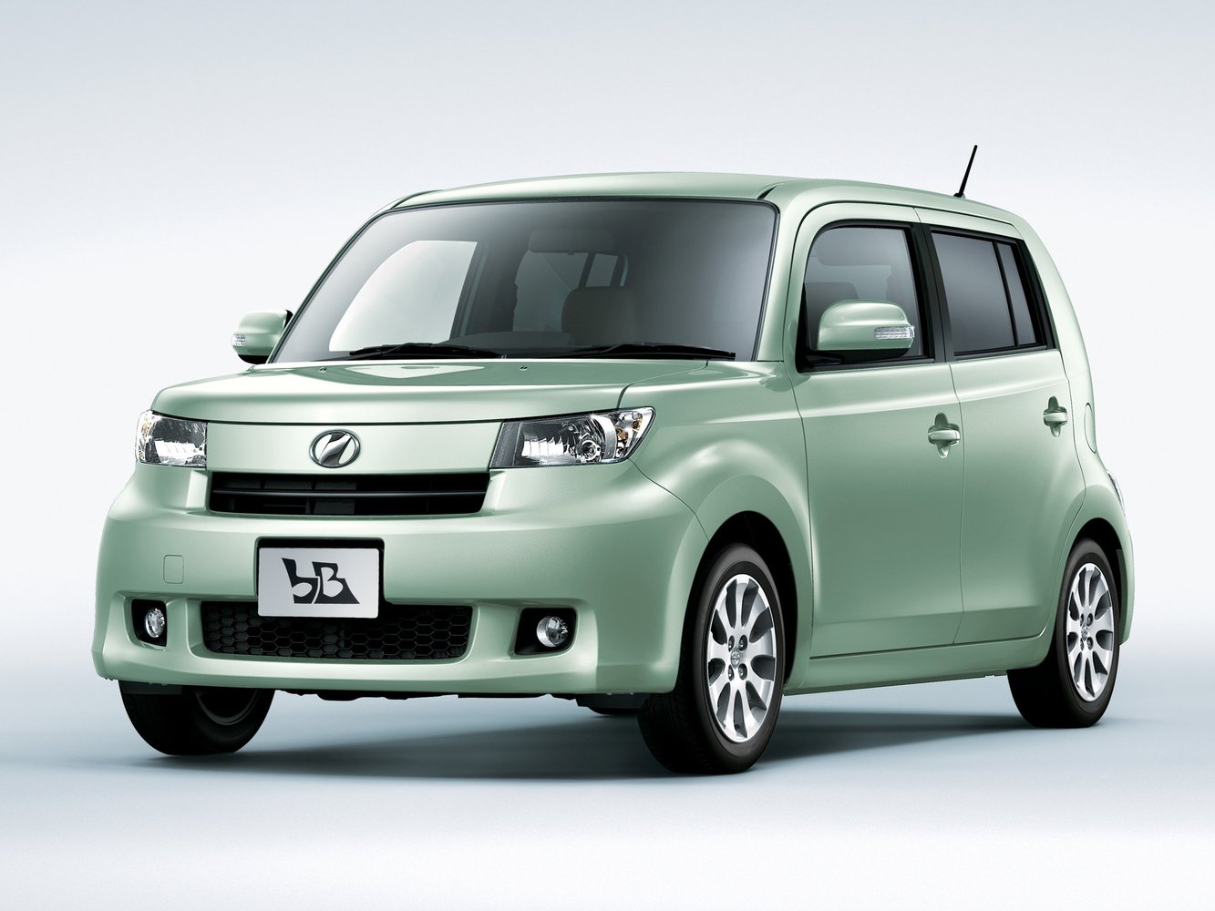 Toyota bB 2008 - 2016