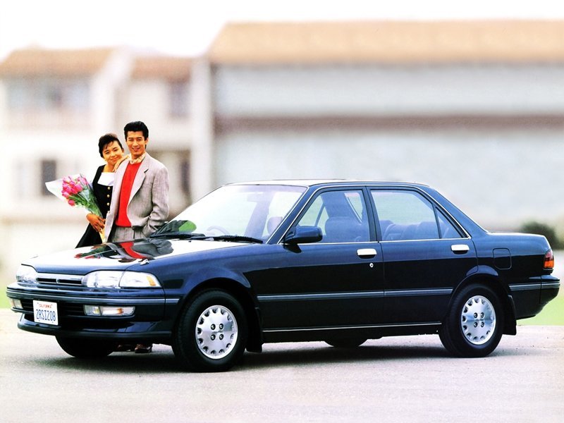 седан Toyota Carina 1988 - 1992г выпуска модификация 1.5 AT (85 л.с.)