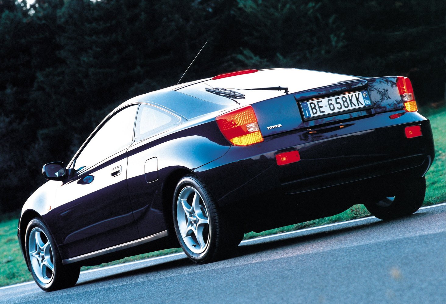 хэтчбек 3 дв. Toyota Celica 1999 - 2002г выпуска модификация 1.8 AT (143 л.с.)