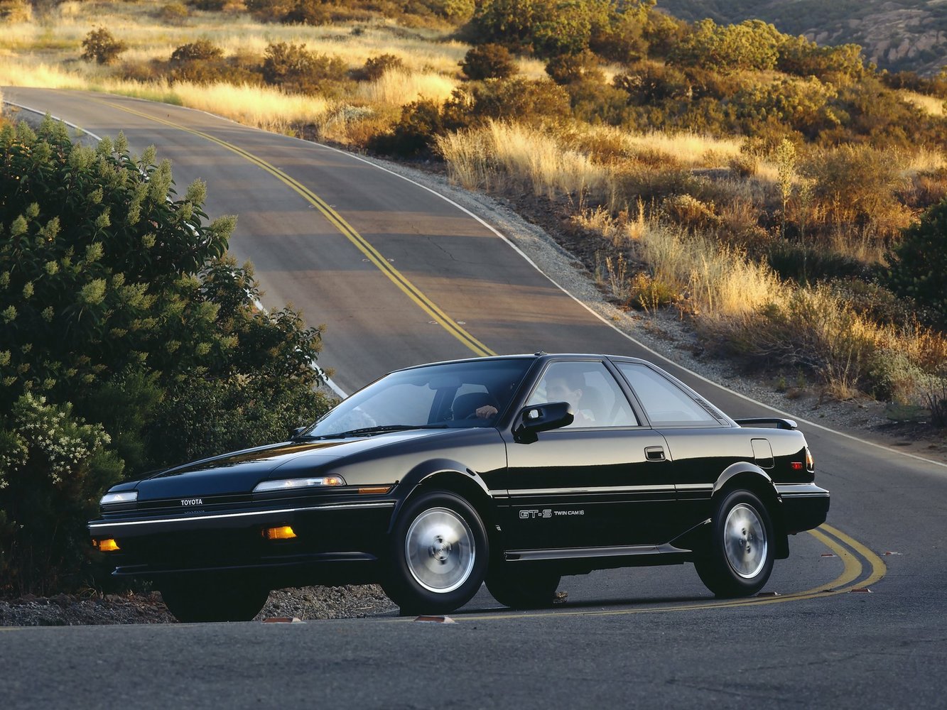 купе Toyota Corolla 1987 - 1991г выпуска модификация 1.5 AT (105 л.с.)