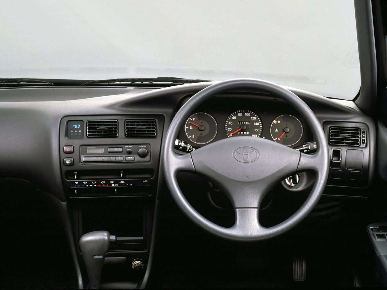 универсал Toyota Corolla 1991 - 1997г выпуска модификация 1.3 AT (88 л.с.)