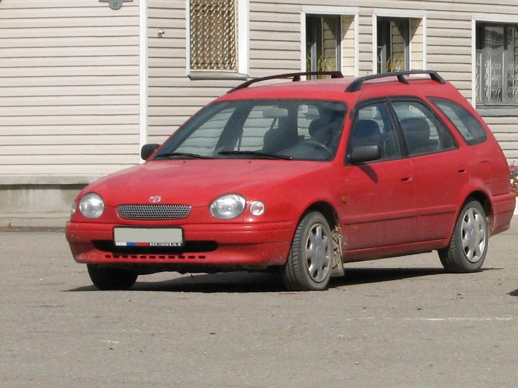 универсал Toyota Corolla 1997 - 2000г выпуска модификация 1.3 AT (85 л.с.)