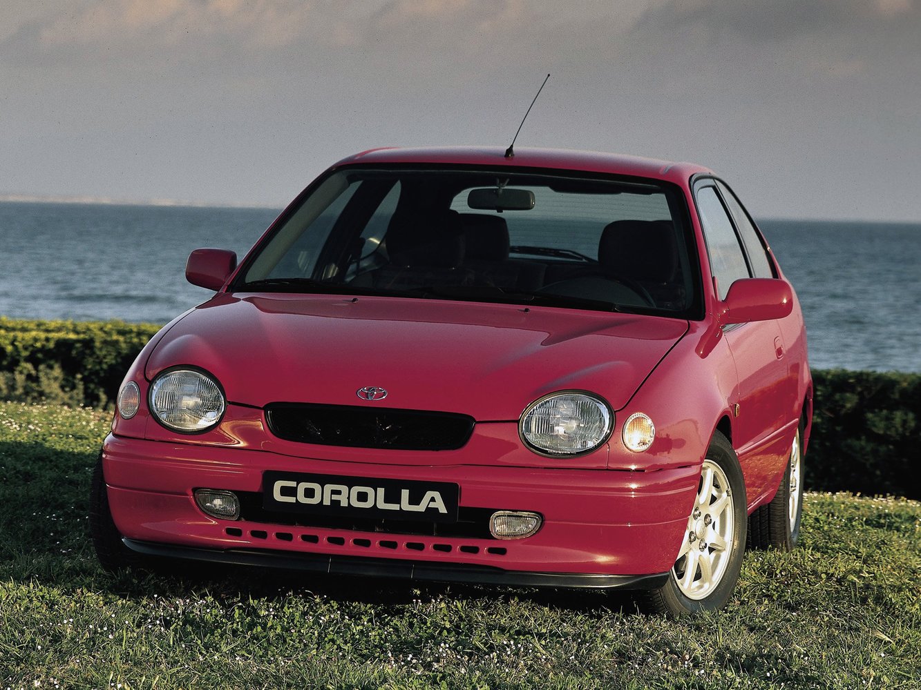 хэтчбек 5 дв. Toyota Corolla 1997 - 2000г выпуска модификация 1.3 AT (85 л.с.)