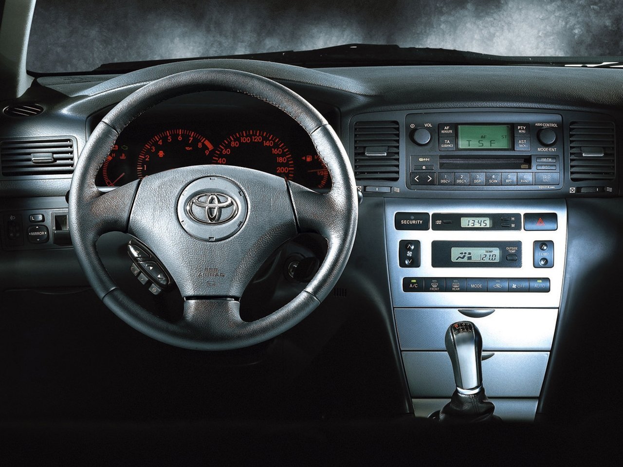 универсал Toyota Corolla 2001 - 2004г выпуска модификация 1.4 MT (97 л.с.)