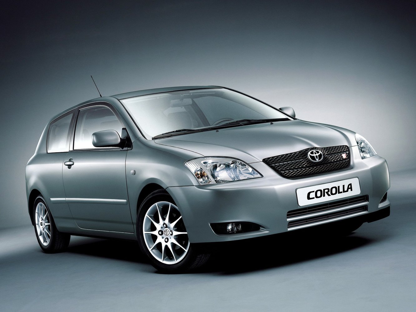 хэтчбек 3 дв. Toyota Corolla 2001 - 2004г выпуска модификация 1.4 MT (97 л.с.)