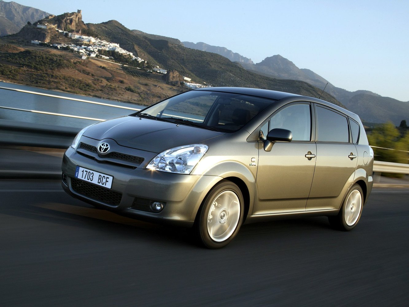 Toyota Corolla Verso 2004 - 2007