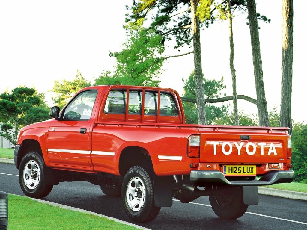 пикап 2 дв. Single Cab Toyota Hilux 2001 - 2005г выпуска модификация 2.0 AT (110 л.с.)