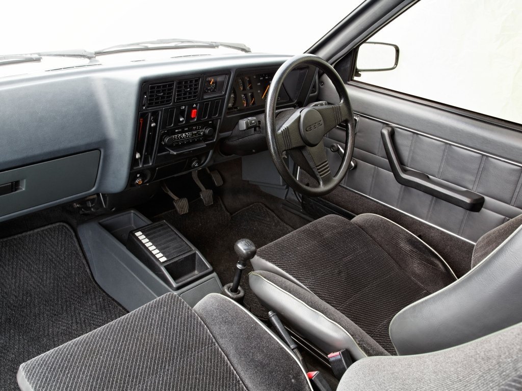 хэтчбек 5 дв. Vauxhall Astra 1979 - 1984г выпуска модификация 1.2 MT (52 л.с.)