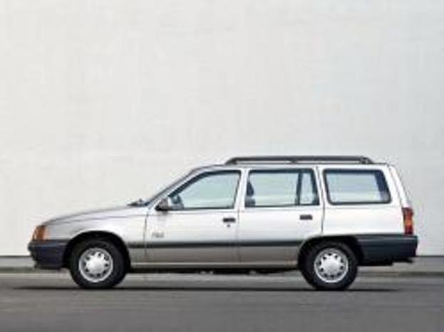 универсал Vauxhall Astra 1984 - 1991г выпуска модификация 1.2 MT (55 л.с.)