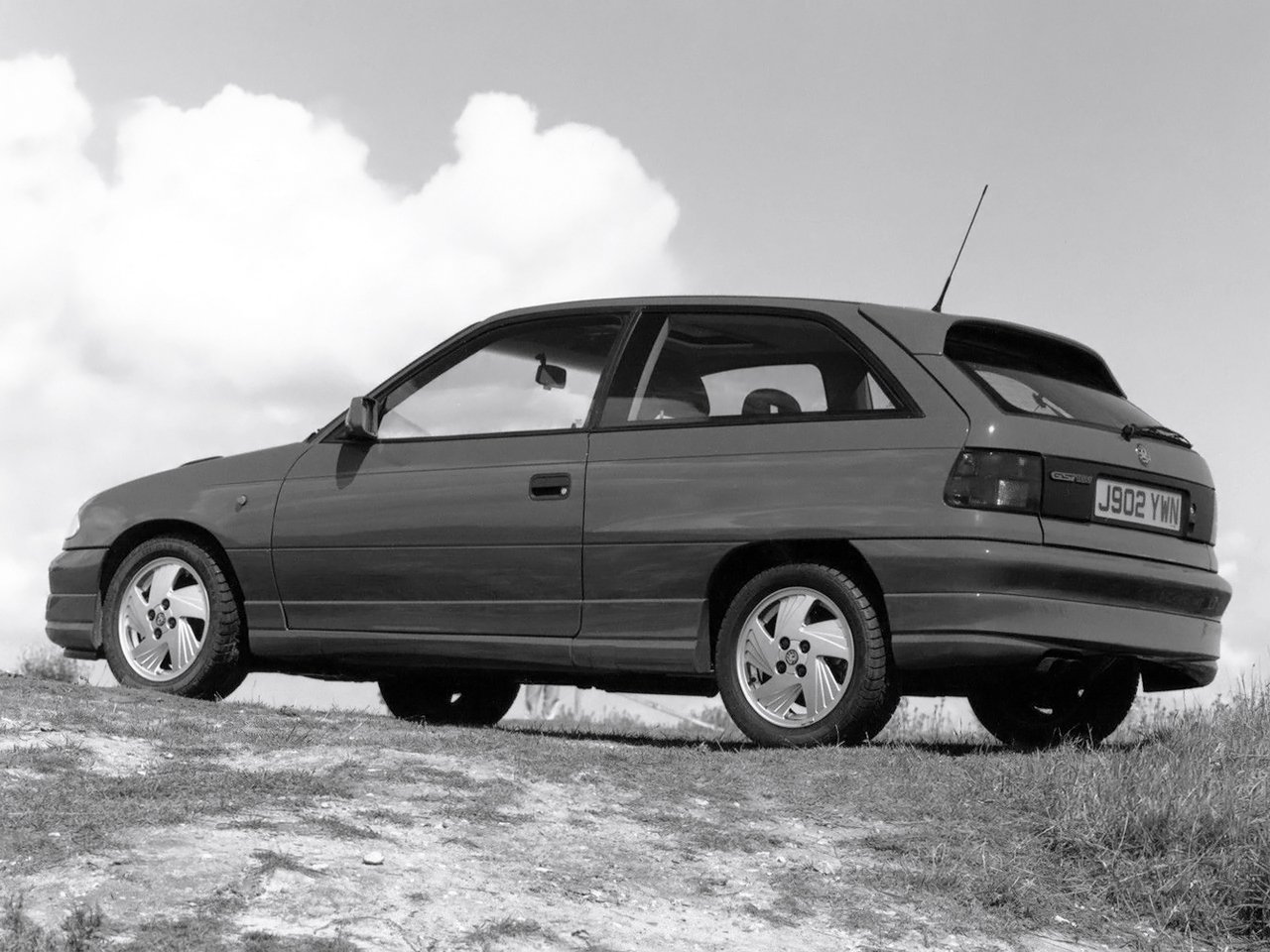 хэтчбек 3 дв. Vauxhall Astra 1991 - 2002г выпуска модификация 1.4 MT (60 л.с.)