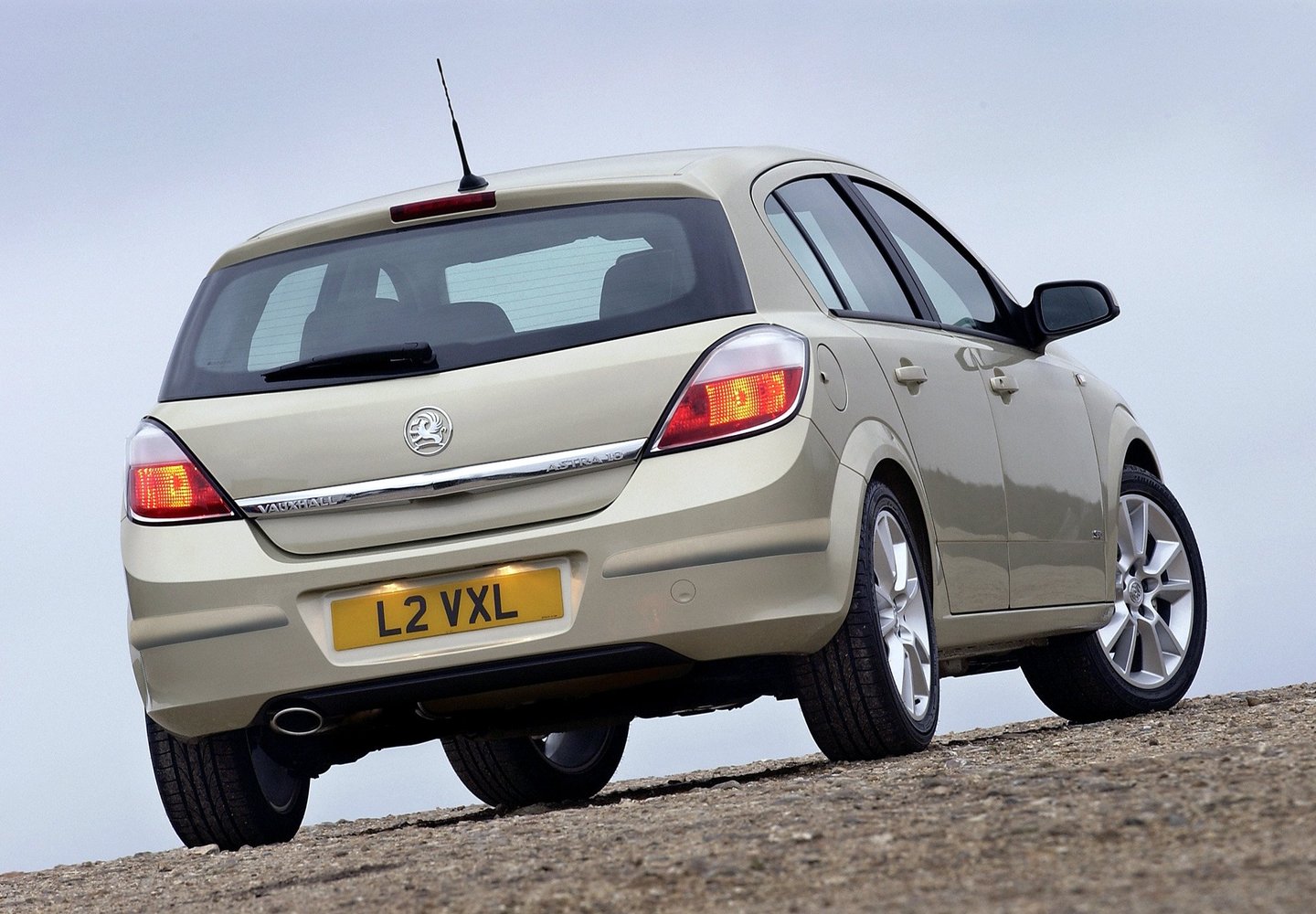 хэтчбек 5 дв. Vauxhall Astra 2004 - 2010г выпуска модификация 1.6 MT (105 л.с.)