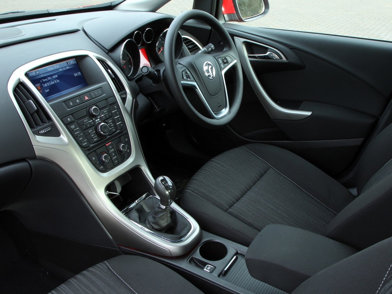 хэтчбек 5 дв. Vauxhall Astra 2009 - 2016г выпуска модификация 1.4 AT (140 л.с.)